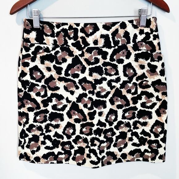 Ann Taylor LOFT Leopard Print Mini Skirt Size 2 Petite - Picture 4 of 8